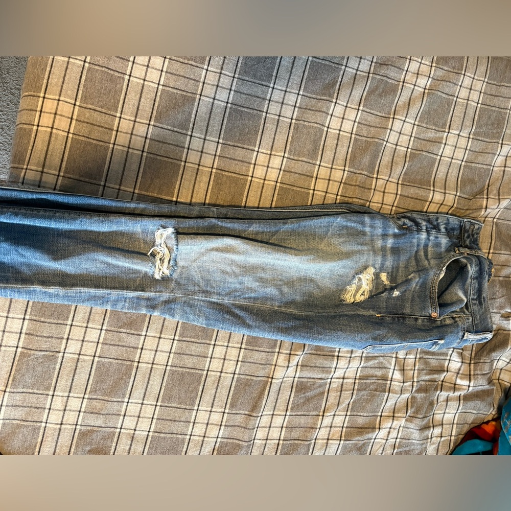 Ripped Jeans - Picture 3 of 5